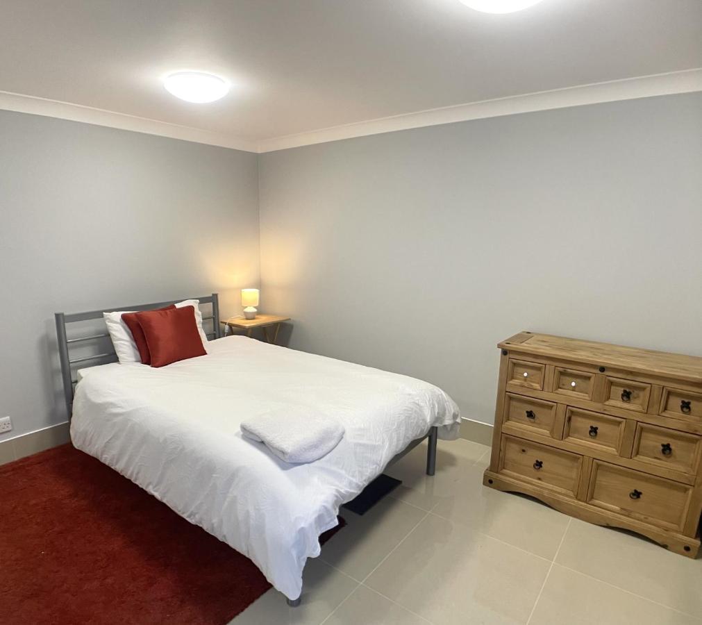 Richmond House Slough Room photo