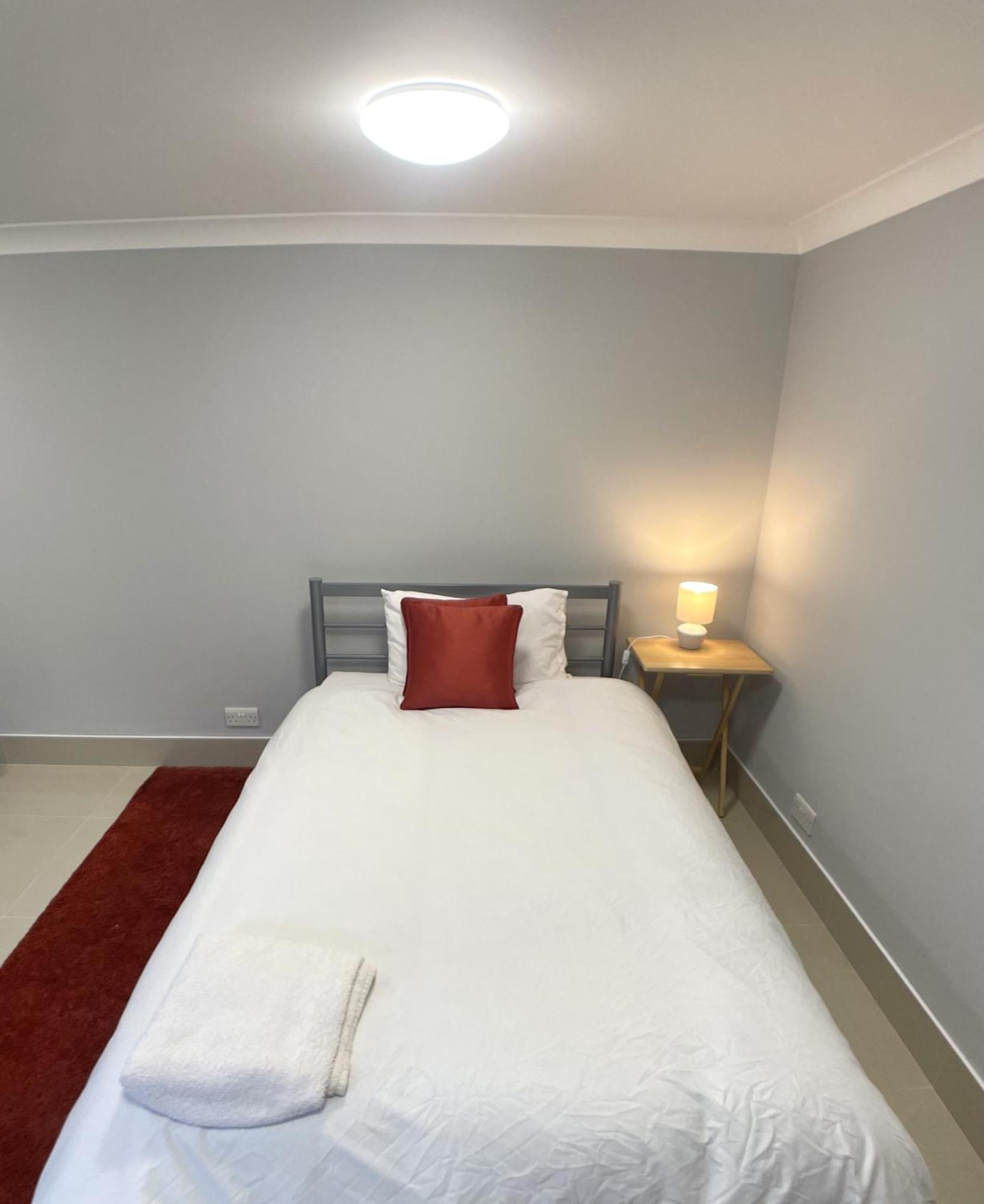 Richmond House Slough Room photo